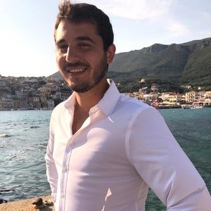 Meet your Posher, Kostas